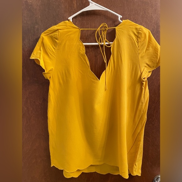 Beautiful sezane top silk mustard size 36 - Picture 2 of 6